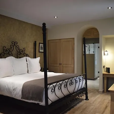 Hotel Bouquet (Adults Only)-2